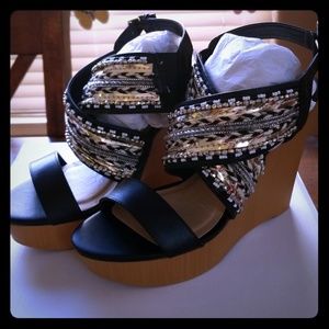Black and Silver wedges!